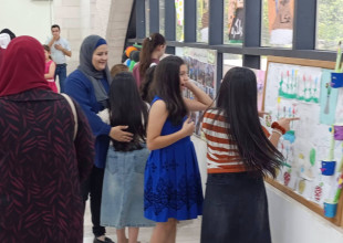 بلدية طولكرم تنظم معرض تدوير وتكرم أطفاله
