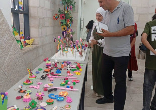 بلدية طولكرم تنظم معرض تدوير وتكرم أطفاله