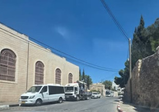 استمرار حملة إزالة الأكشاك المتعدية على الرصيف العام.