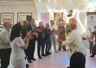 رئيس بلدية بيت جالا يشارك في اليوم التوعوي بمناسبة اكتوبر الوردي.