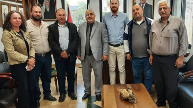 رئيس بلدية بيت جالا السيد فلاديمير خاروفة يستقبل وفداً من شركة كهرباء محافظة القدس.