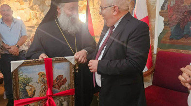 زيارة رئيس بلدية بيت جالا إلى دير مار جريس الخضر وتعزيز التعاون مع الكنيسة.