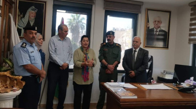 Implementation of the third day of the national voluntary campaign to pick olives (Faz&rsquo;a) with farmers in the Beit Jala area.