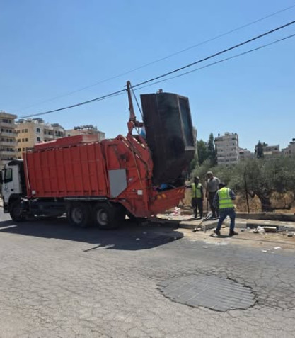 استجابة سريعة للحفاظ على نظافة بيت جالا&hellip; شاحنات من الخليل تساند جهود البلدية.
