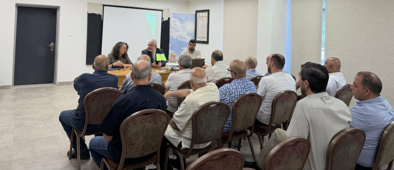 بلدية بيت جالا تعقد لقاءً مجتمعيًا لمناقشة مشروع تأهيل شارع الشهيد جايل العرجا وتوقع اتفاقية التنفيذ.